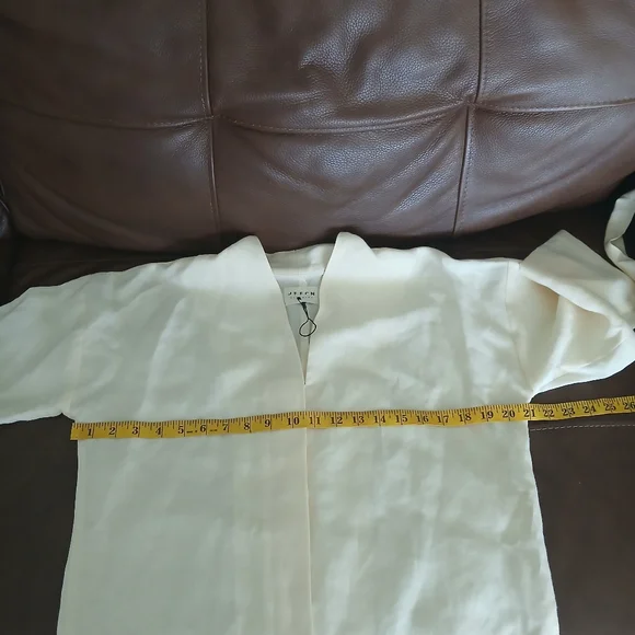 NWOT OFFON V-neck Linen JUMPSUIT - Picture 9 of 13